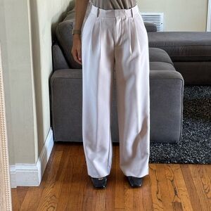 Abercrombie & Fitch Pleated Beige Pants. Light Beige size 27-4 Short. Used.